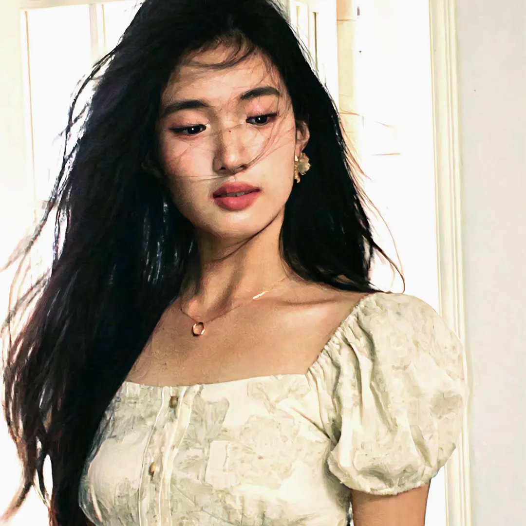 黄金庭院：冬日里的新年愿望